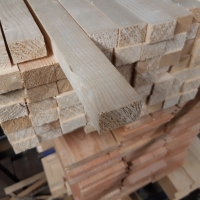 Vuren lat - 2,7 x 4,0 x 300 cm