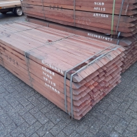 Azob&eacute; paal - 7 x 7 x 300 cm