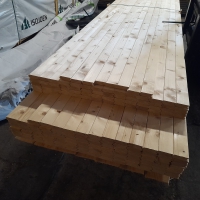 Vuren vloerdeel mes/groef - 2,7 x 8,1 x 420 cm